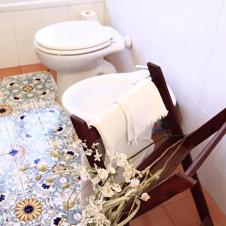 L'angoletto Bed & Breakfast *